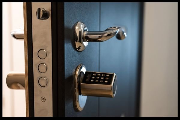 Key Features and Benefits of Using Smart Key Door Locks