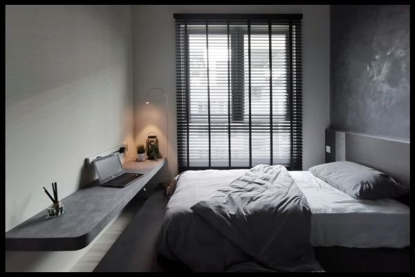 What colour goes with grey bedroom?