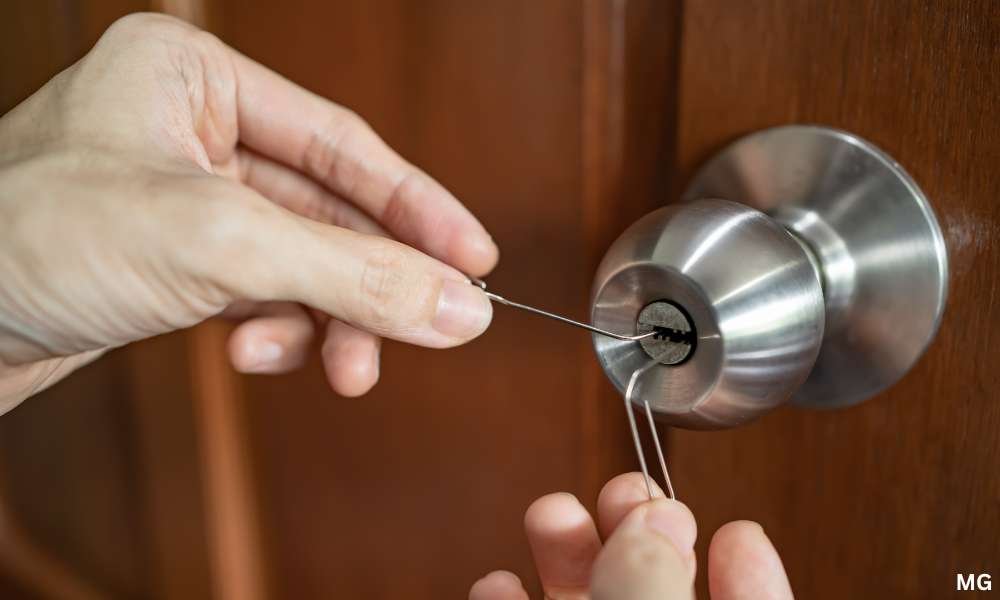 How to pick a key lock with a bobby pin